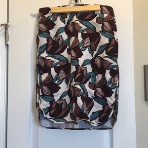 LOFT flowered pencil skirt size 6